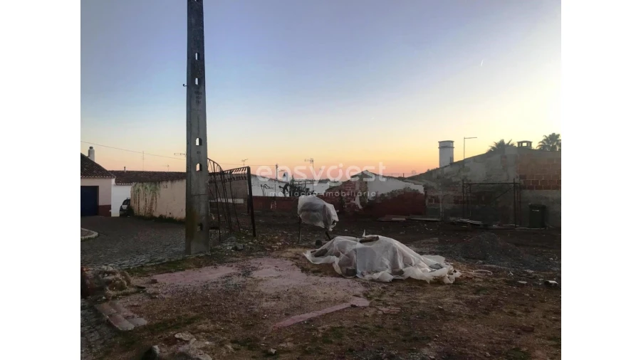 Moradia T4 para Venda em Salvada e Quintos Foto 2