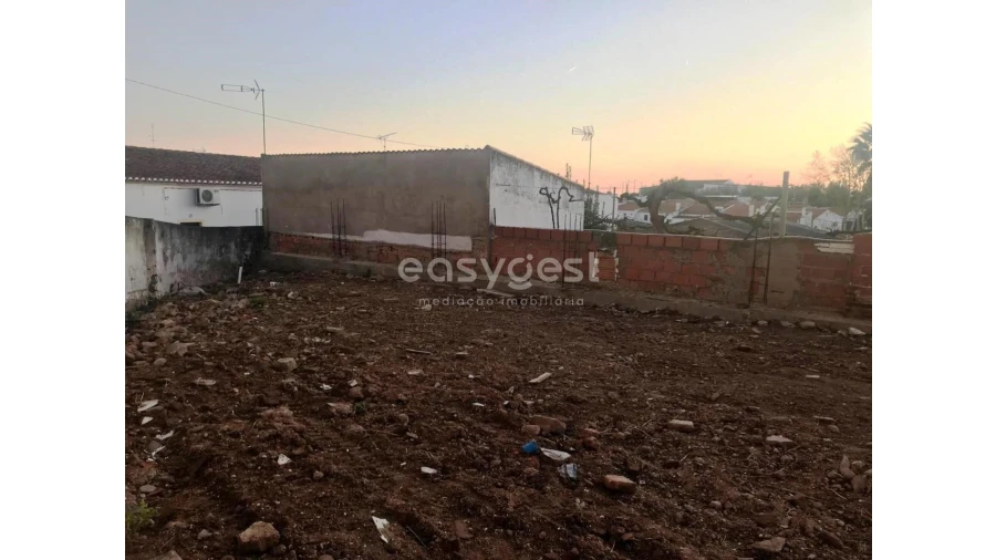 Moradia T4 para Venda em Salvada e Quintos Foto 5