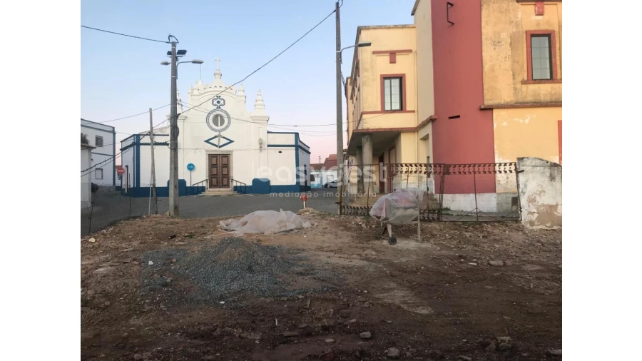 Moradia T4 para Venda em Salvada e Quintos Foto 10