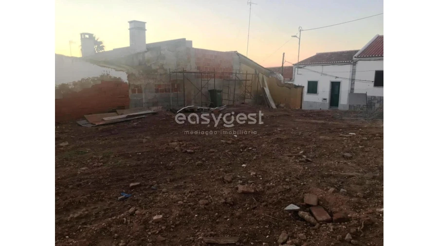 Moradia T4 para Venda em Salvada e Quintos Foto 11