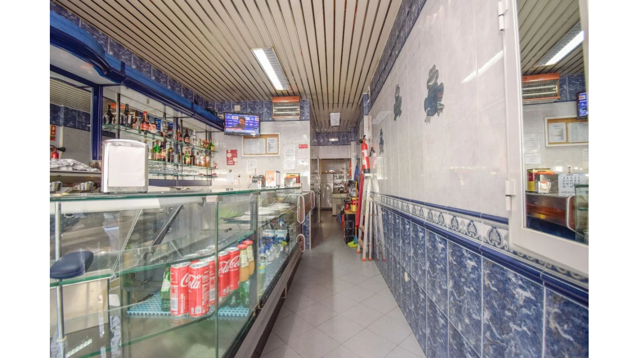 Negócio para Venda em Póvoa de Santo Adrião e Olival Basto Foto 9