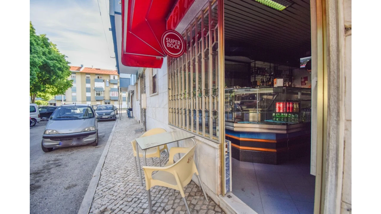 Negócio para Venda em Póvoa de Santo Adrião e Olival Basto Foto 12