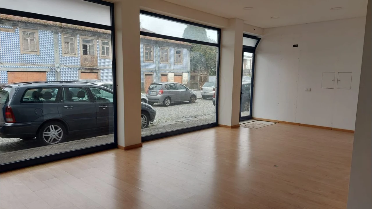 Garagem para Arrendamento em Lourosa Foto 3