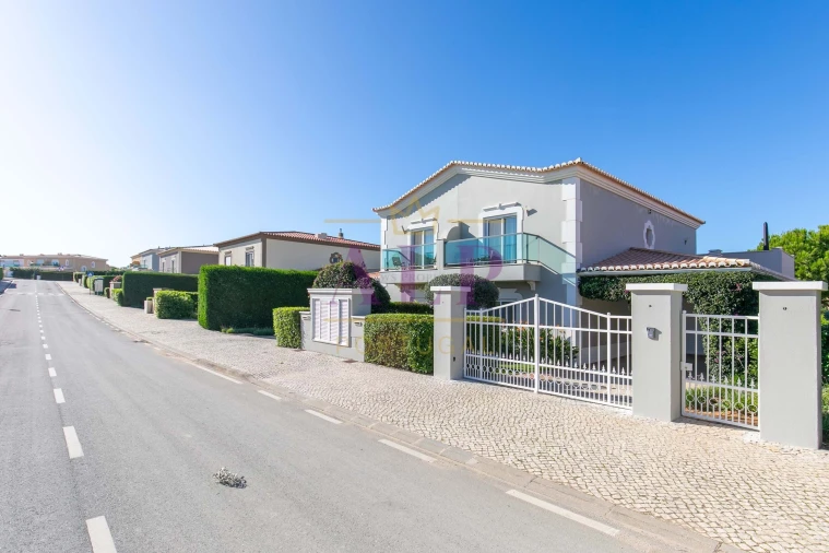 Moradia T3 para Venda em Lagos (São Sebastião e Santa Maria) Foto 35