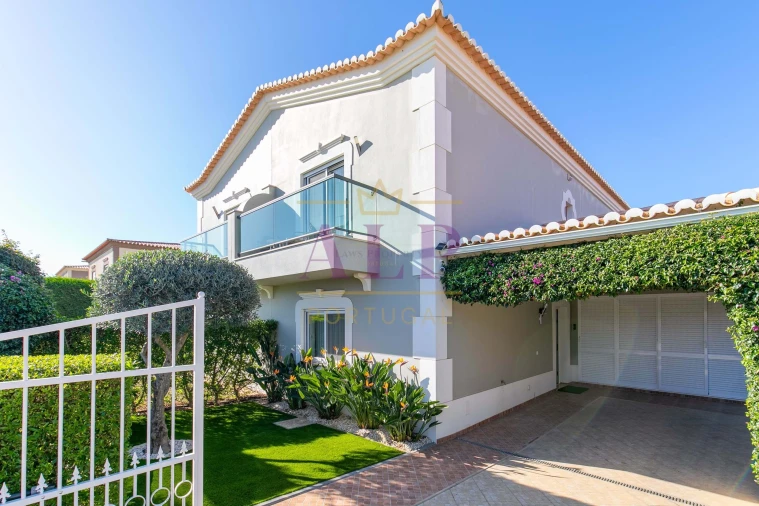 Moradia T3 para Venda em Lagos (São Sebastião e Santa Maria)