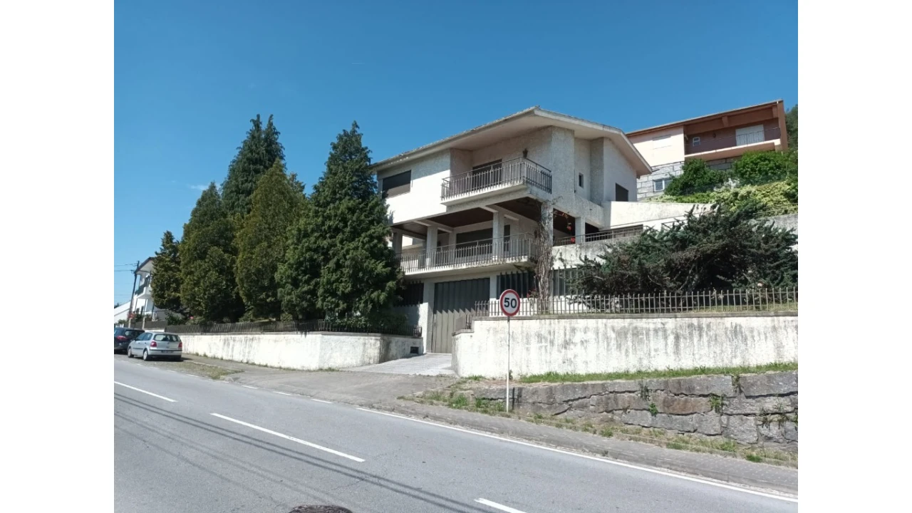 Moradia T4 para Venda em Selho (São Jorge) Foto 3