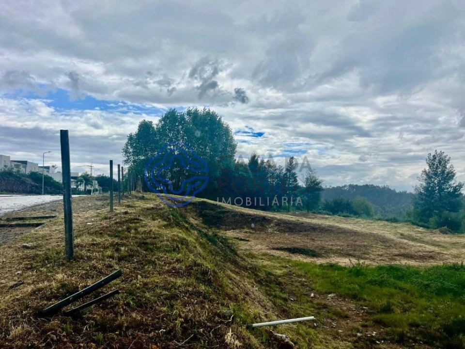 Terreno para Venda em Nogueira do Cravo e Pindelo Foto 2