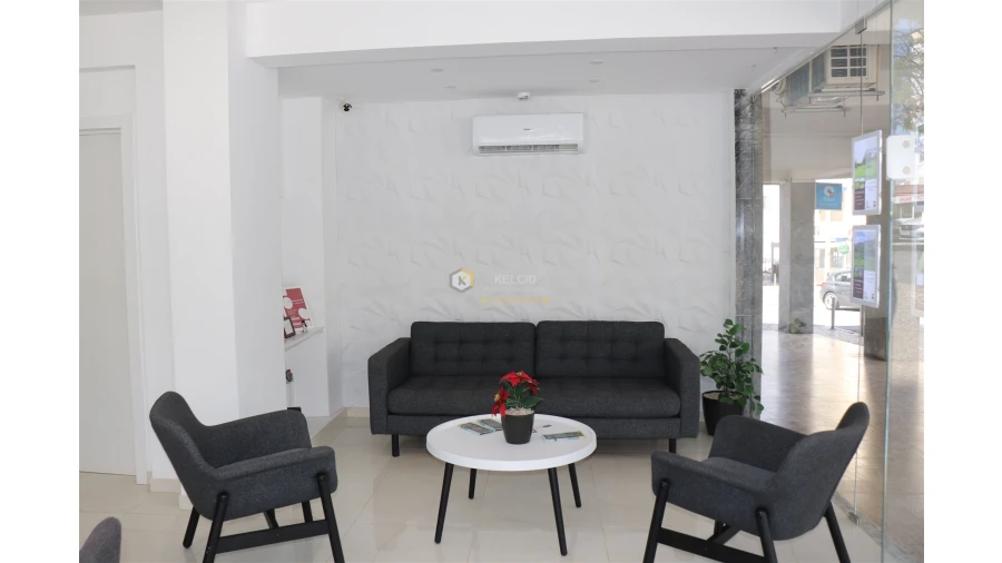 Loja para Arrendamento em Quarteira Foto 4