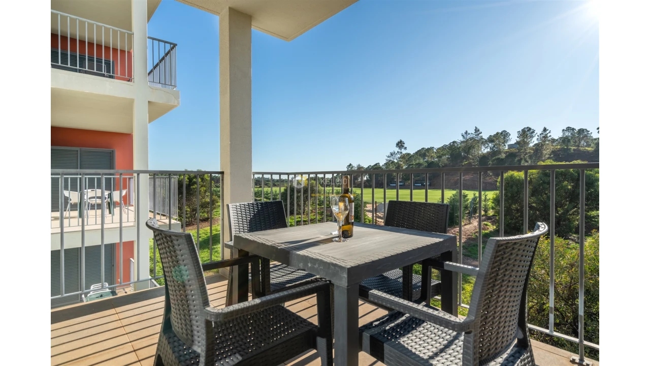 Apartamento T1 para Venda em Mexilhoeira Grande Foto 11