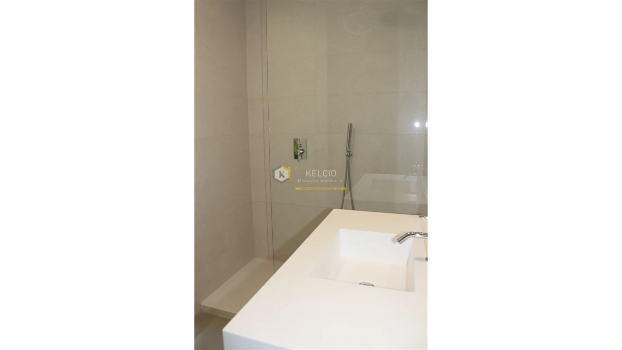 Moradia T2 para Venda em Quarteira Foto 13