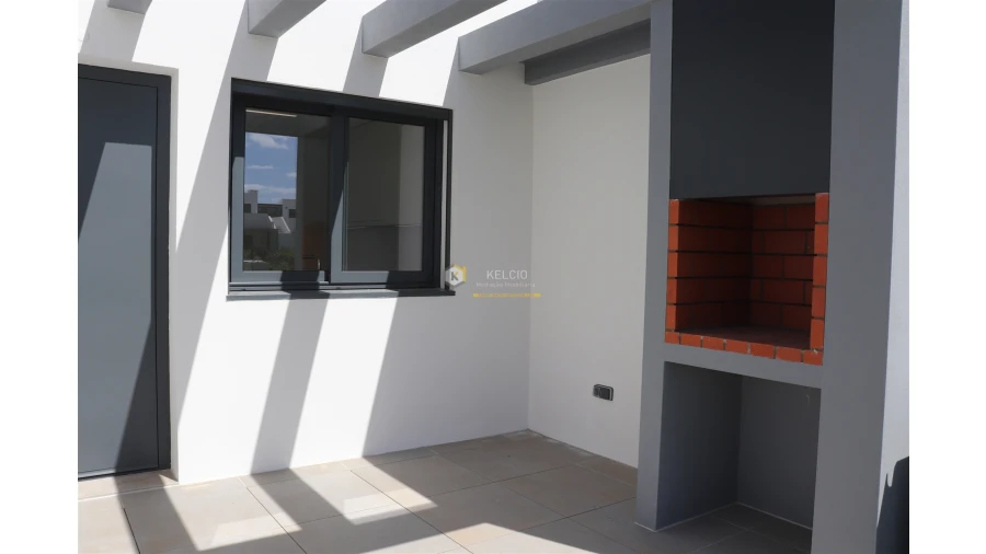 Moradia T2 para Venda em Quarteira Foto 2