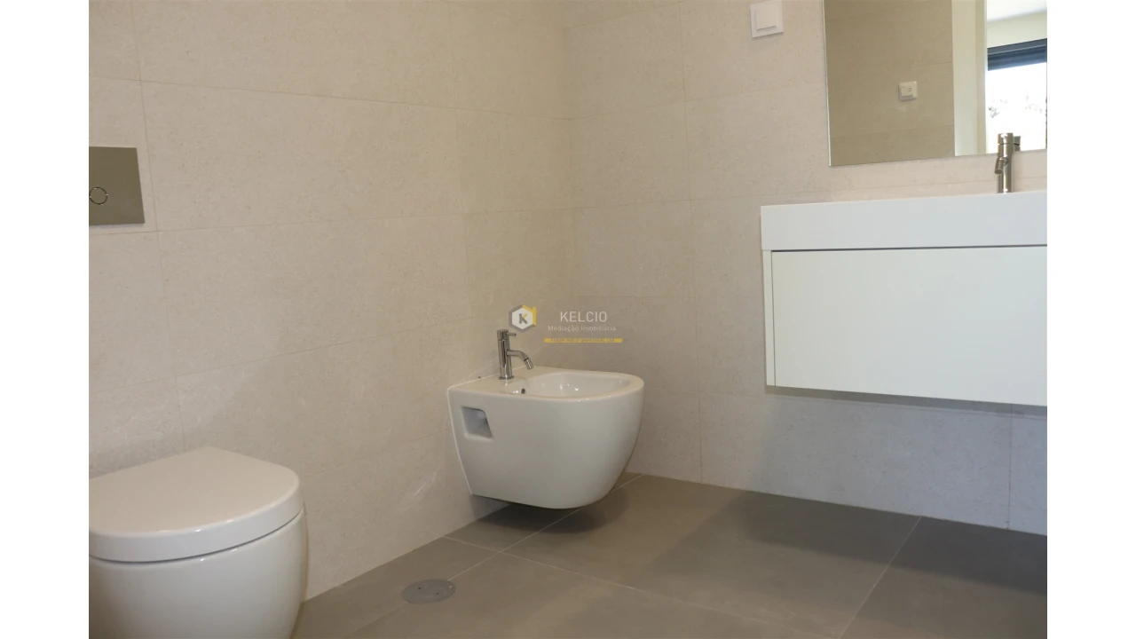 Moradia T2 para Venda em Quarteira Foto 16