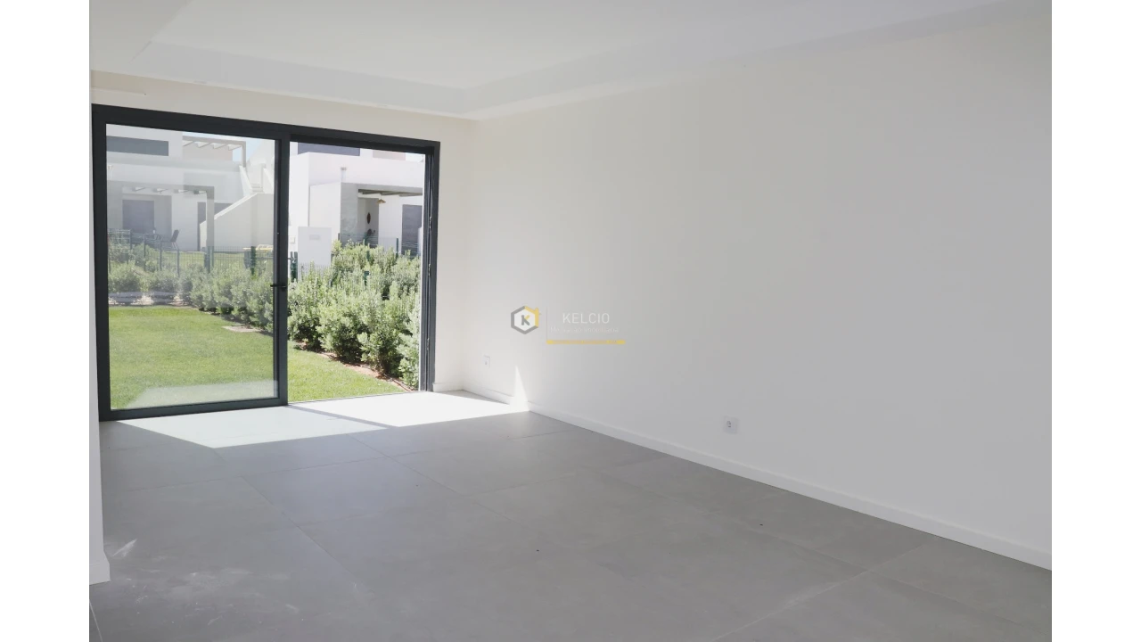 Moradia T2 para Venda em Quarteira Foto 5