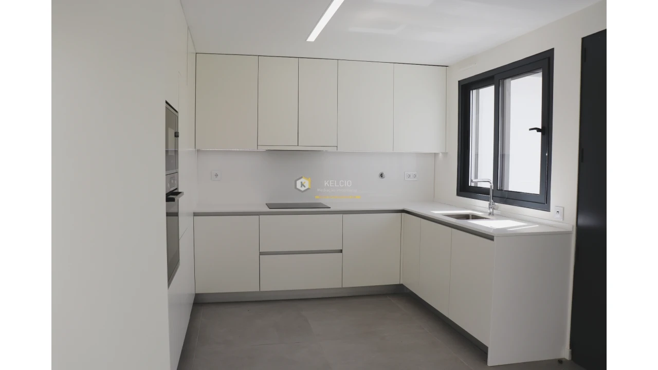 Moradia T2 para Venda em Quarteira Foto 3