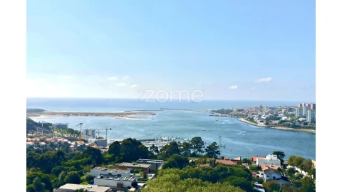 Apartamento T4 para Venda em Santa Marinha e São Pedro da Afurada