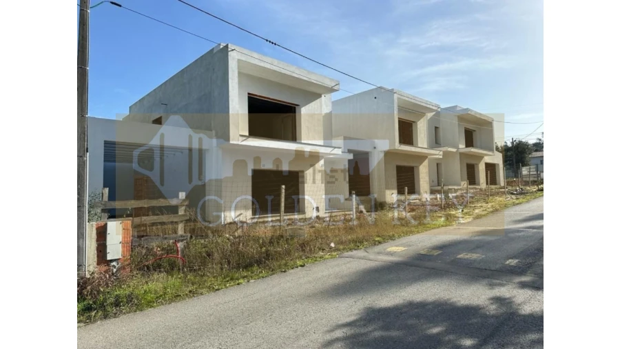 Moradia T0 para Venda em Monte Real e Carvide Foto 1