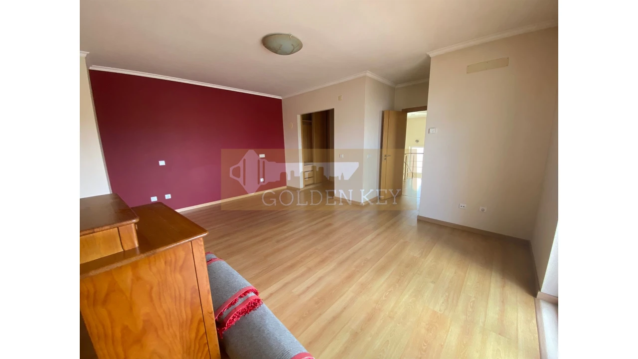 Moradia T5 para Venda em Marrazes e Barosa Foto 25