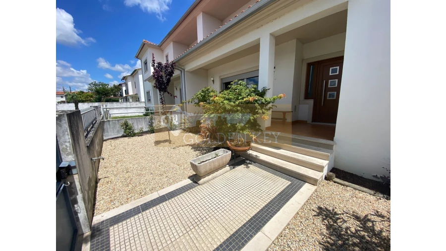 Moradia T5 para Venda em Marrazes e Barosa Foto 3