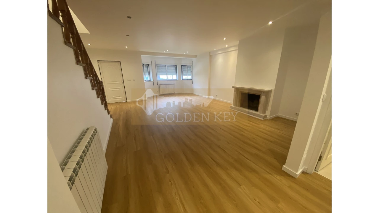 Moradia T4 para Venda em Marrazes e Barosa Foto 5