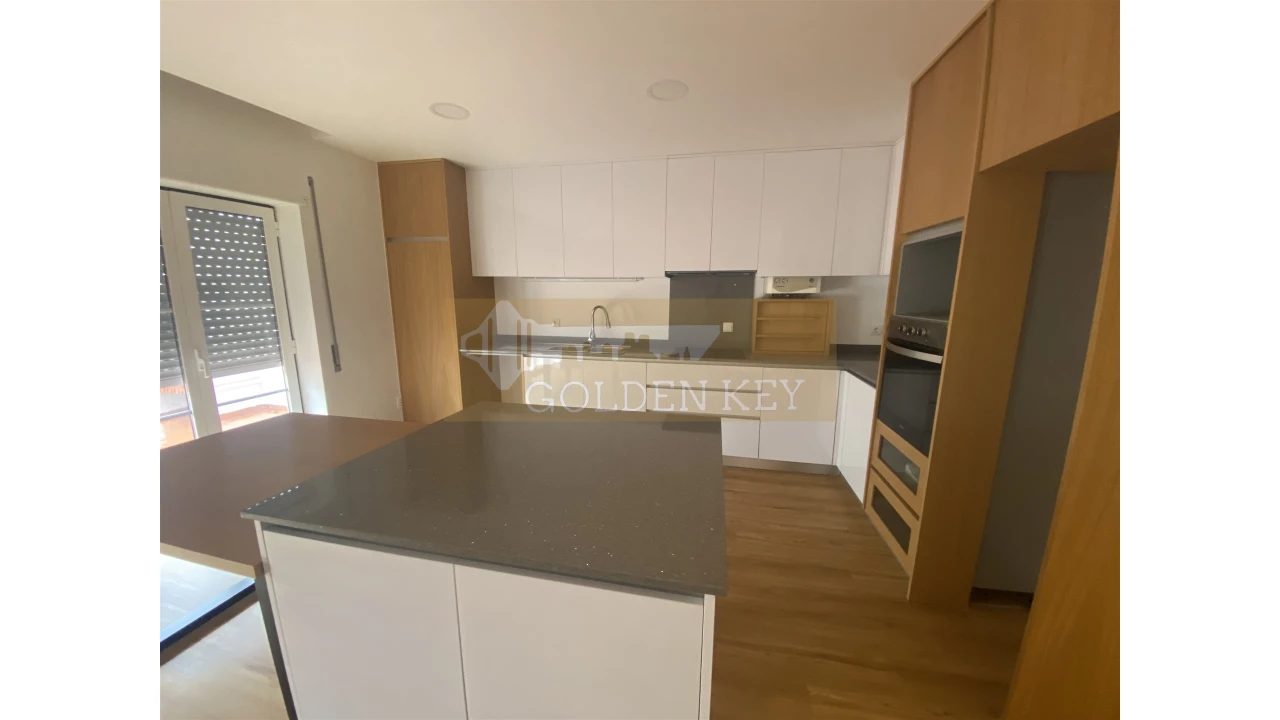 Moradia T4 para Venda em Marrazes e Barosa Foto 8