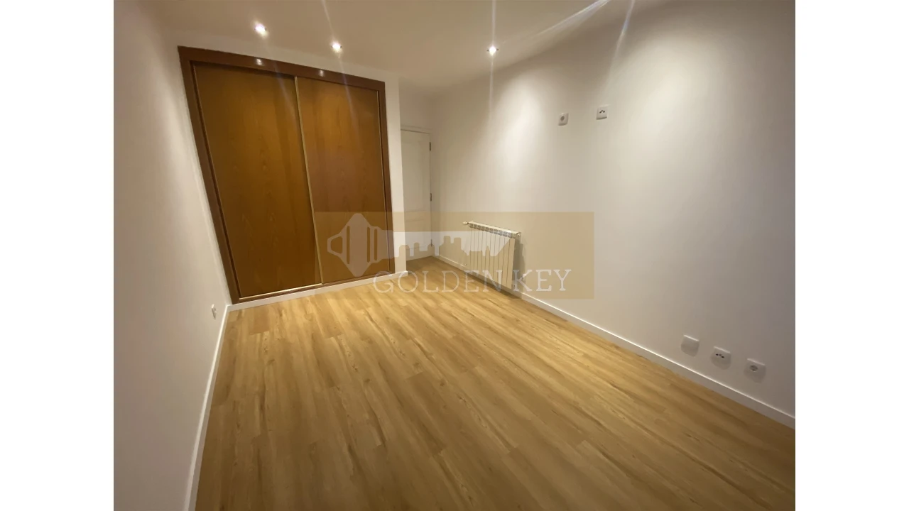 Moradia T4 para Venda em Marrazes e Barosa Foto 10