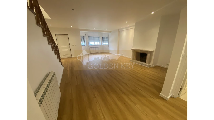 Moradia T4 para Venda em Marrazes e Barosa Foto 5