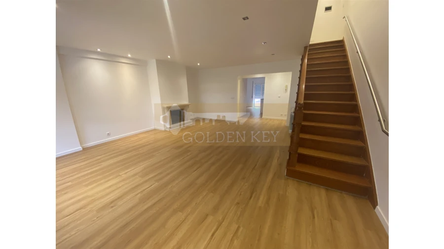 Moradia T4 para Venda em Marrazes e Barosa Foto 4