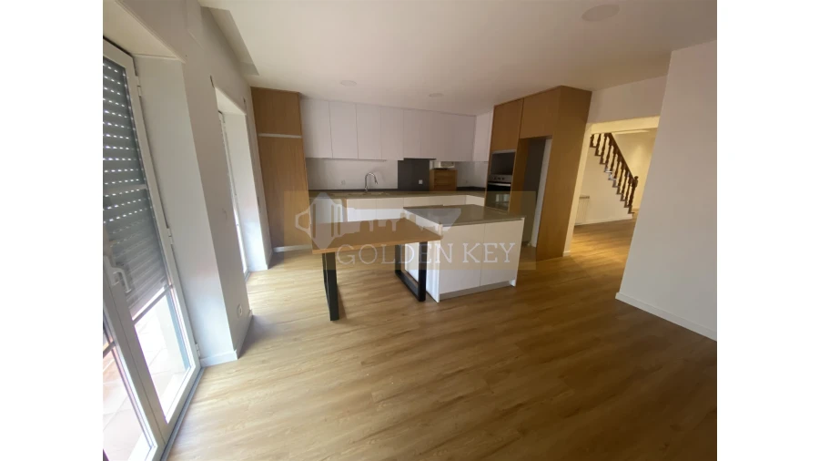 Moradia T4 para Venda em Marrazes e Barosa Foto 3