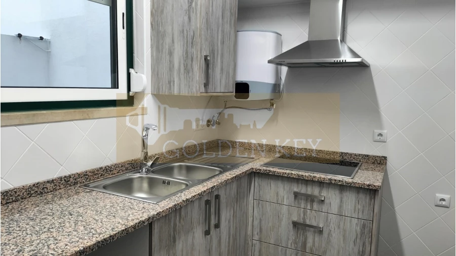 Apartamento T2 para Venda em São João Baptista e Santa Maria dos Olivais Foto 2