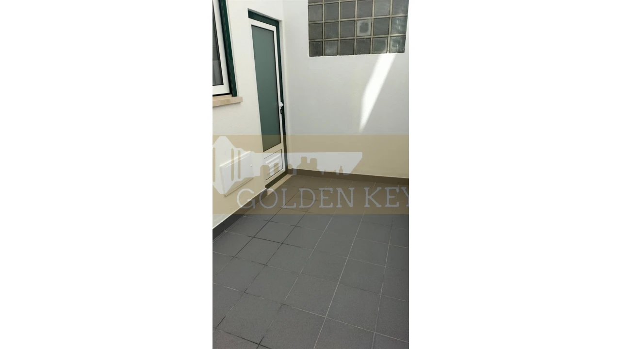 Apartamento T2 para Venda em São João Baptista e Santa Maria dos Olivais Foto 24