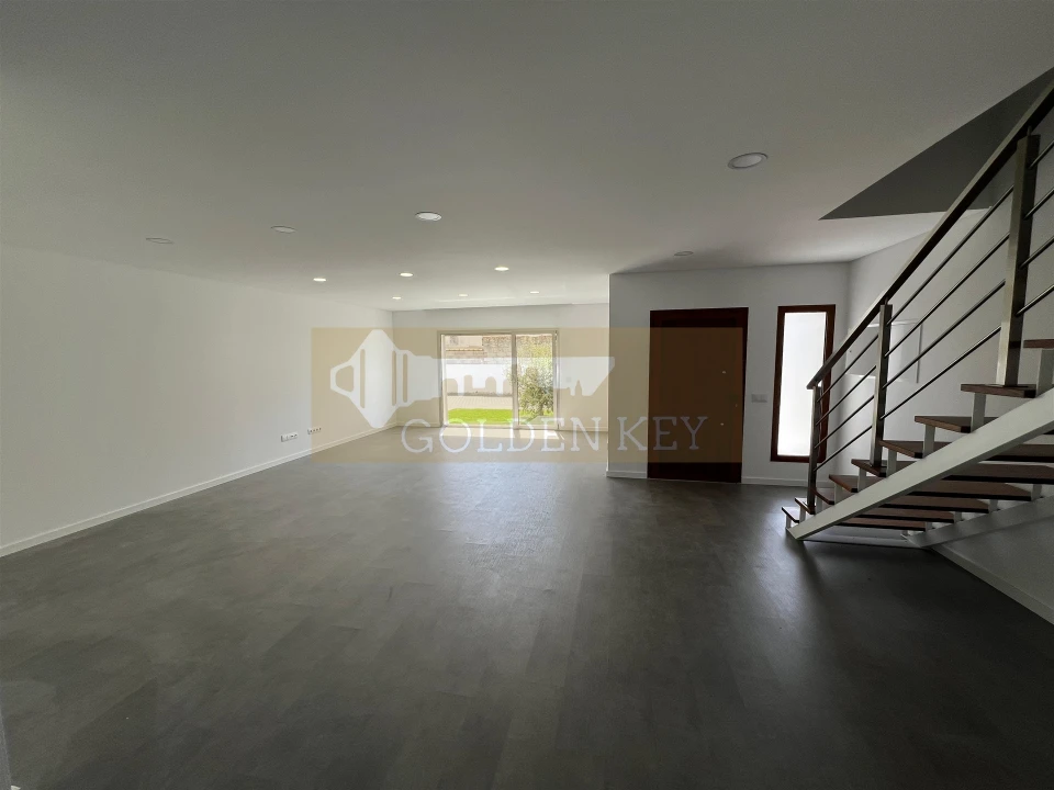 Moradia T5 para Venda em Marrazes e Barosa Foto 2