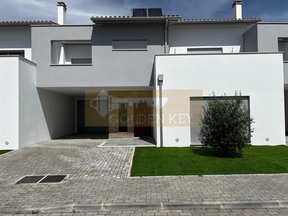 Moradia T5 para Venda em Marrazes e Barosa Foto 1