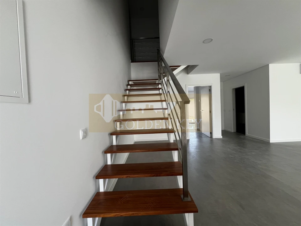 Moradia T5 para Venda em Marrazes e Barosa Foto 7