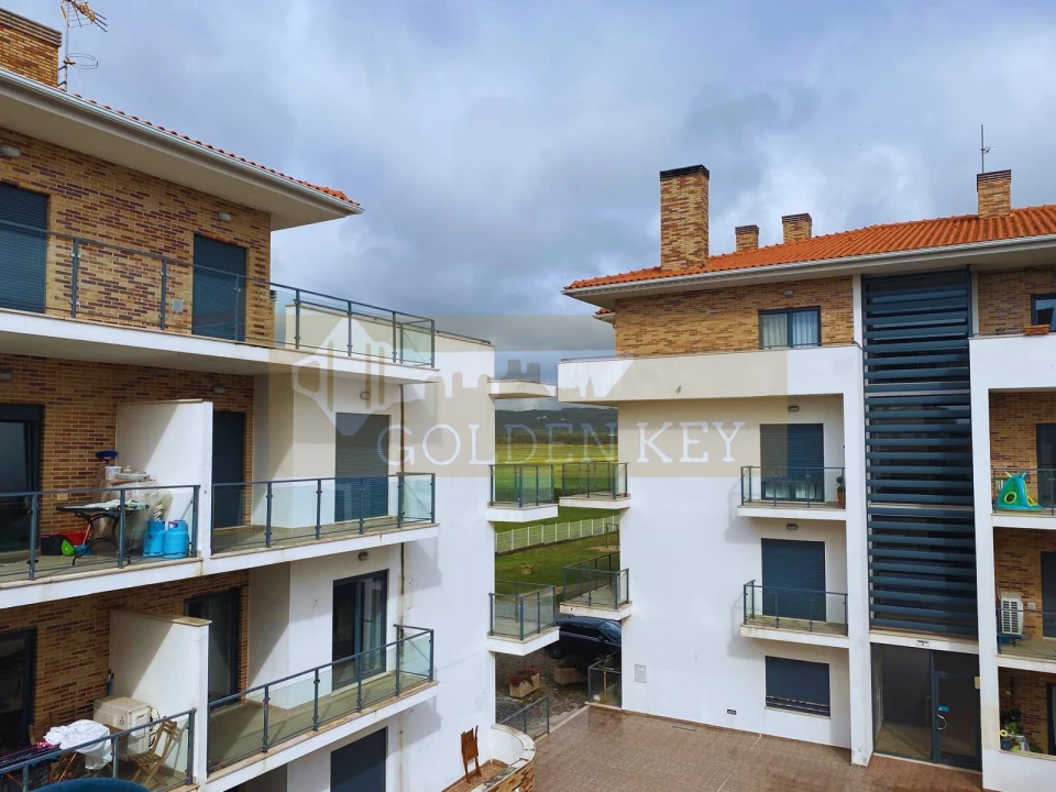 Apartamento T3 para Venda em São Martinho do Porto Foto 10