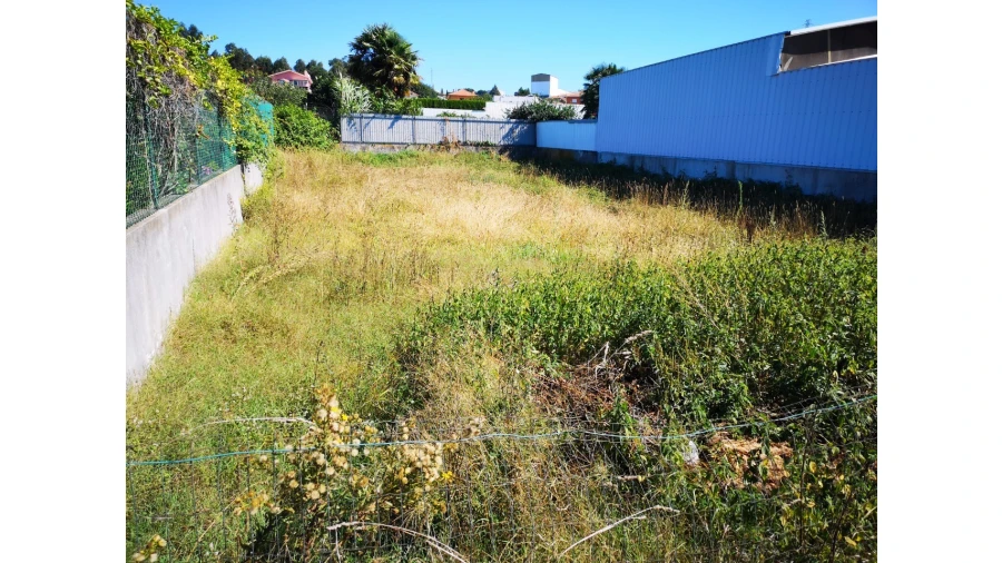 Terreno para Venda em Lourosa Foto 1