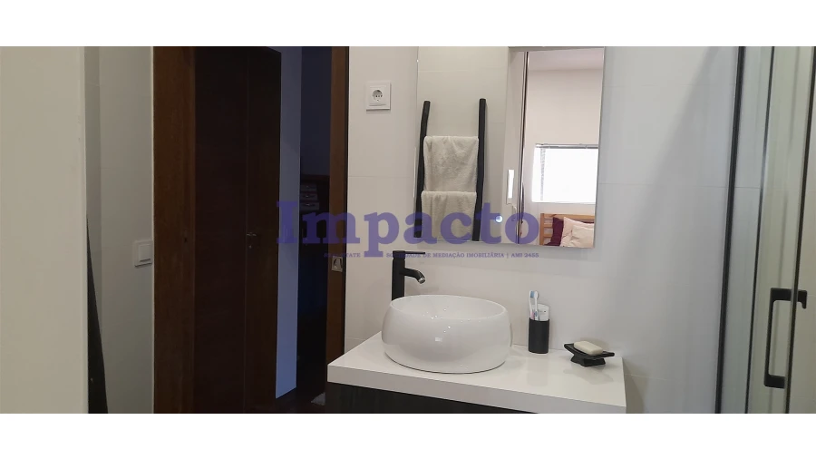 Moradia T3 para Venda em Vila Chã, Codal e Vila Cova de Perrinho Foto 36