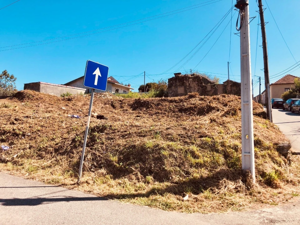 Terreno para Venda em Vila de Cucujães Foto 3