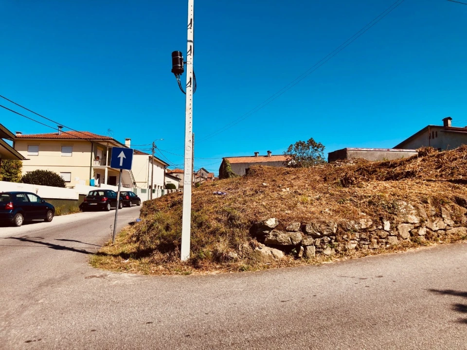 Terreno para Venda em Vila de Cucujães Foto 1