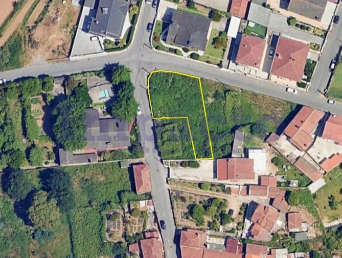 Terreno para Venda em Vila de Cucujães Foto 4