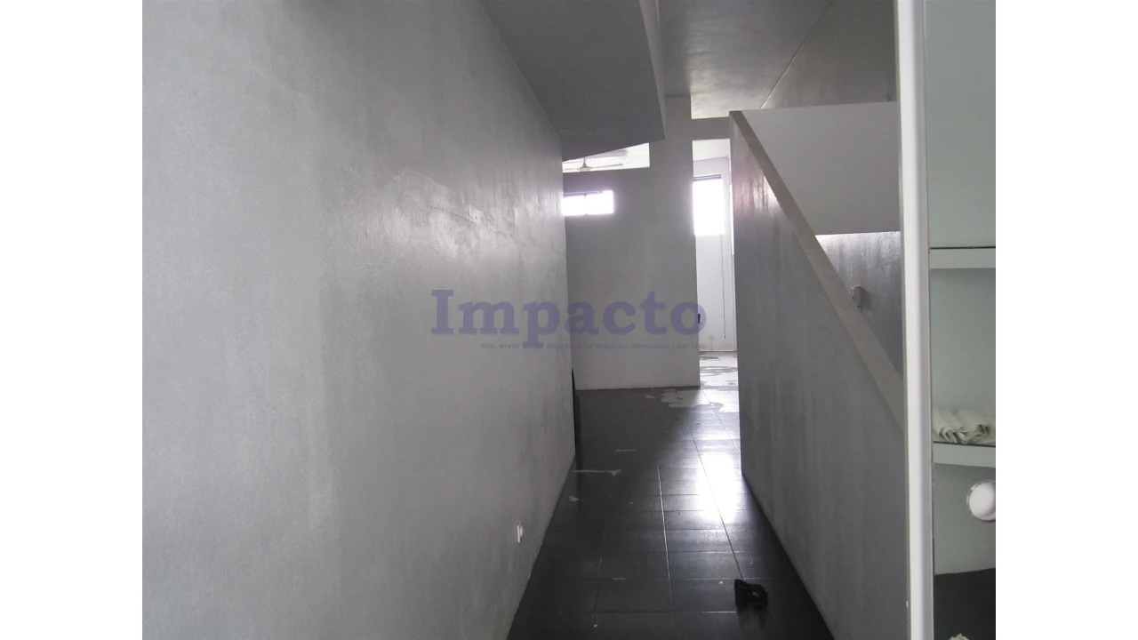 Loja para Venda em São João da Madeira Foto 17