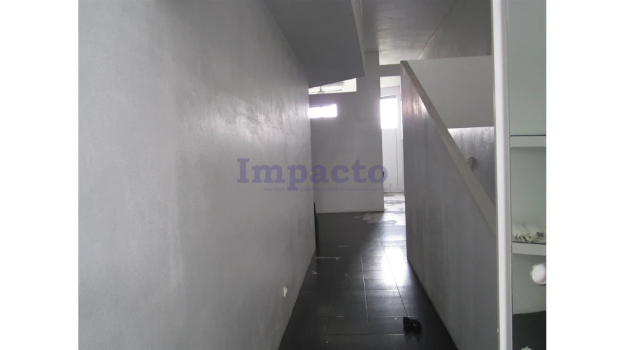 Loja para Venda em São João da Madeira Foto 17