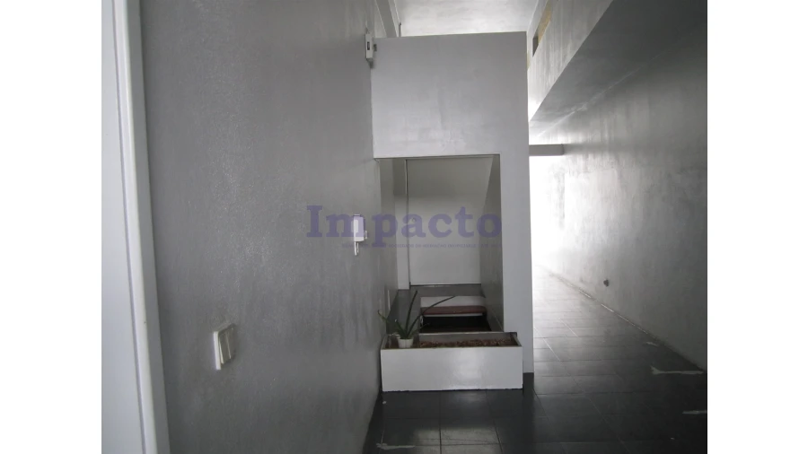 Loja para Venda em São João da Madeira Foto 13