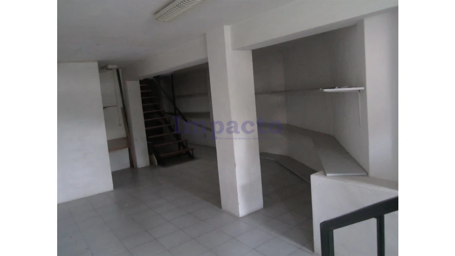 Loja para Venda em São João da Madeira Foto 4