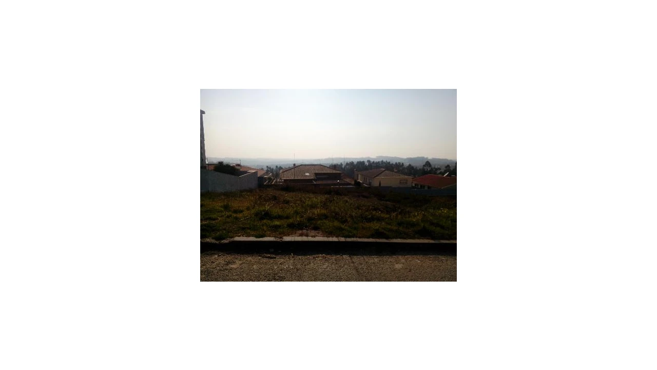 Terreno para Venda em Escapães Foto 6