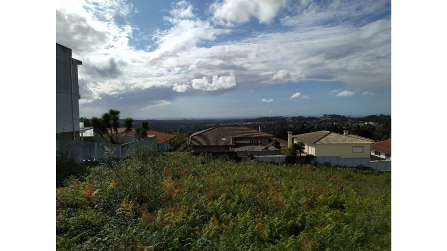 Terreno para Venda em Escapães Foto 2