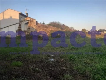 Terreno para Venda em Vila de Cucujães