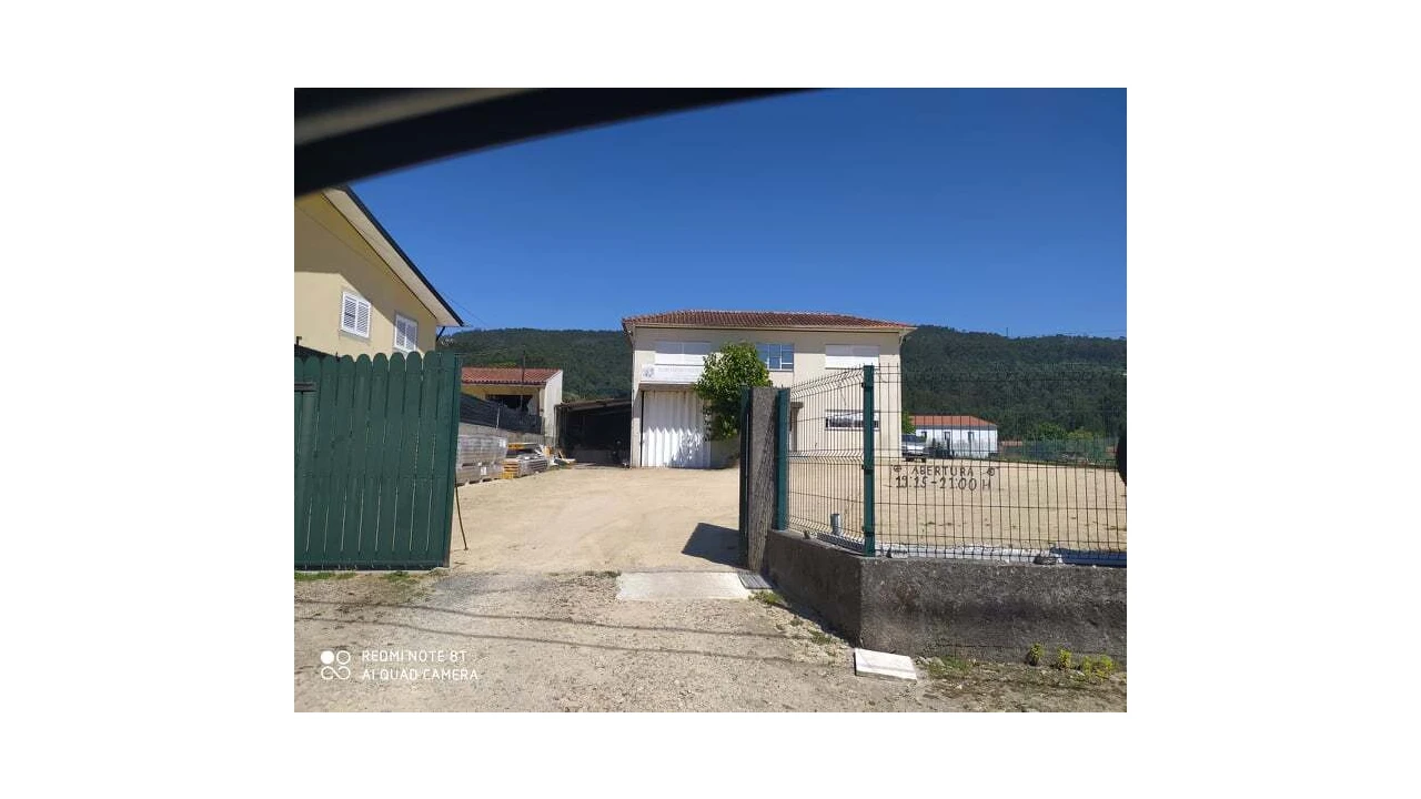 Armazém para Venda em Carregosa Foto 2