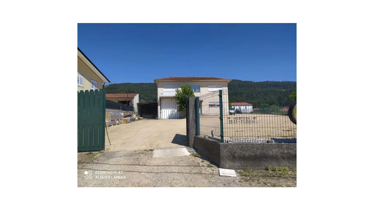 Armazém para Venda em Carregosa Foto 1