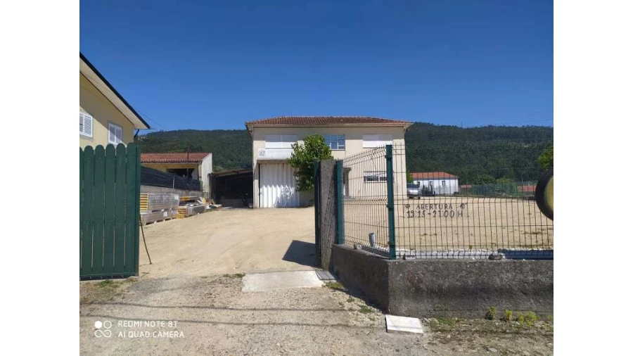 Armazém para Venda em Carregosa