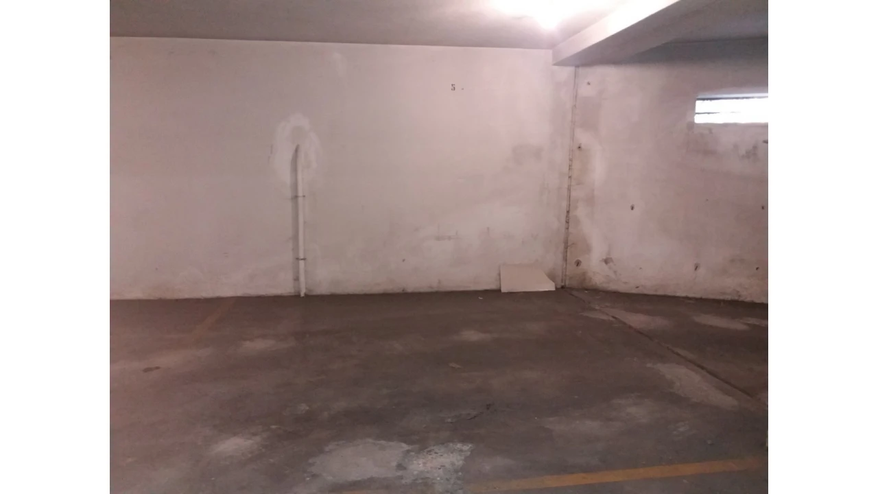 Garagem para Arrendamento em São João da Madeira Foto 3